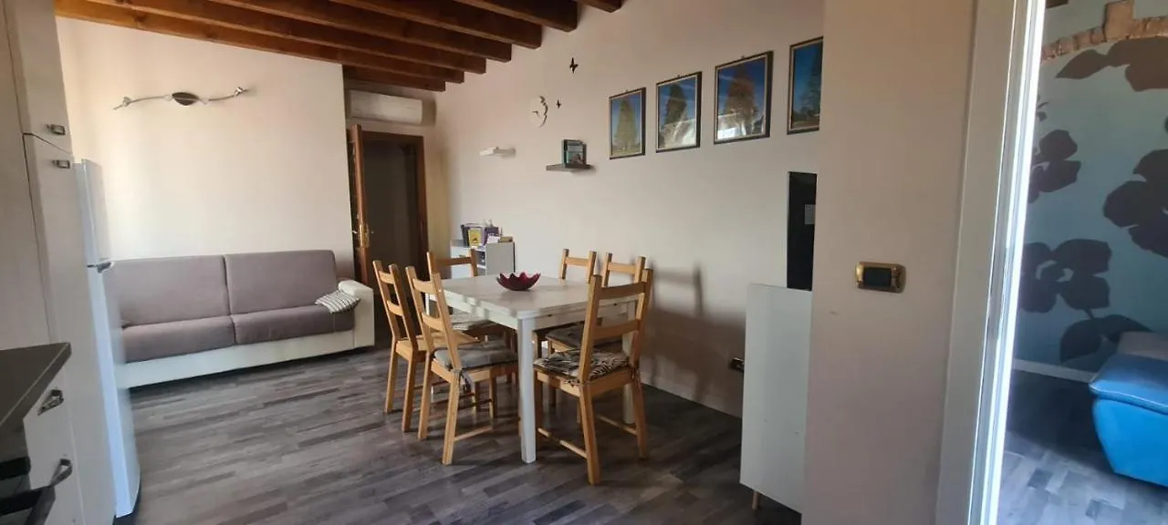 Hotel Garda Family House Desenzano del Garda 2*,  Italia